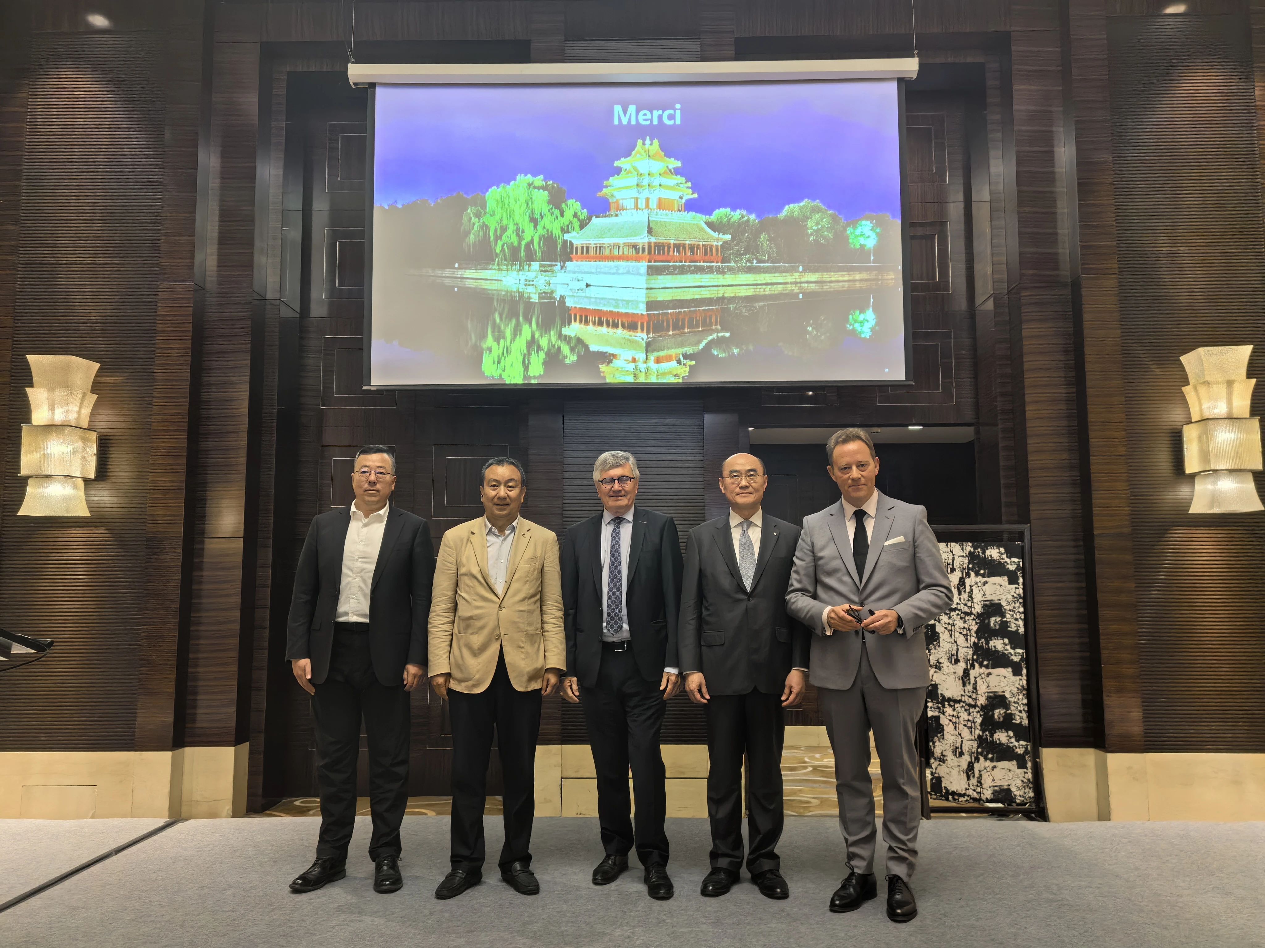 e416712d04f777c7737d3c687afe1986.jpg e416712d04f777c7737d3c687afe1986.jpg